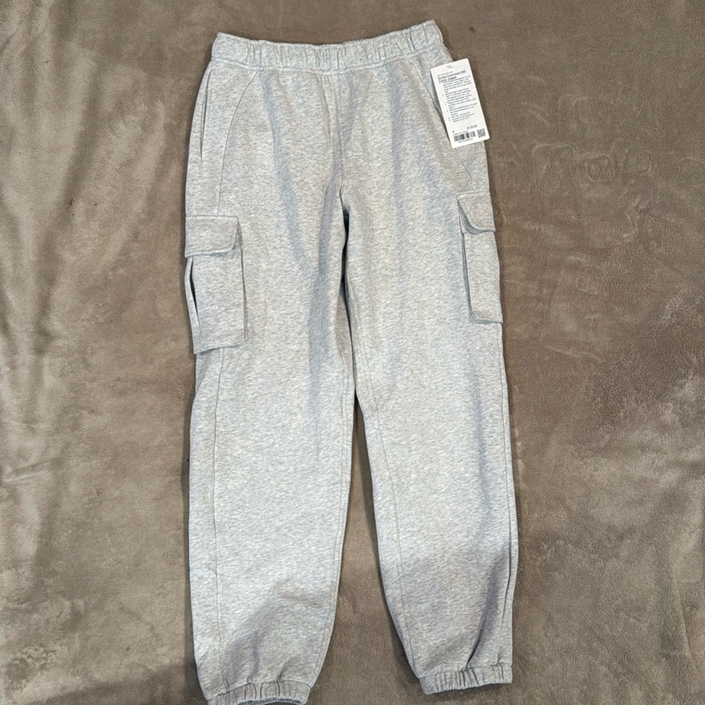 Lululemon NWT gray cargo scuba joggers size S!